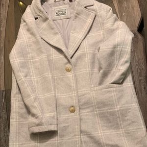 Abrigo Levi’s a cuadros, en tonos grises